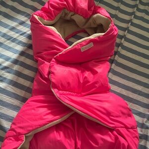 7 am Enfant Nido Baby Wrap - hot pink like new condition small 0-6 months